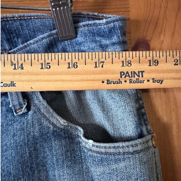Vintage Wrangler Advanced Comfort Regular Fit Bootcut Jeans in a size 36x30 - Picture 3 of 10